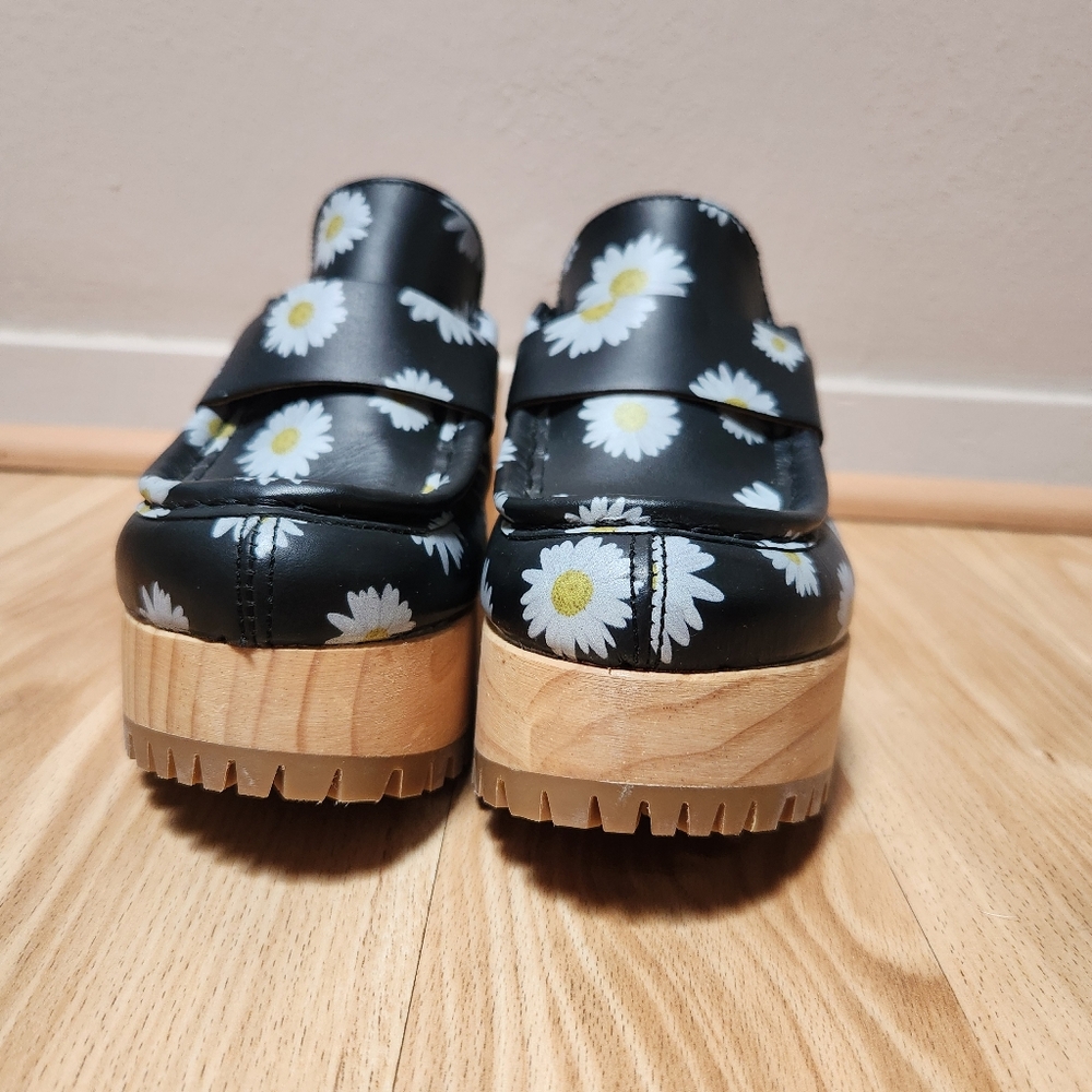 FP Flower Clogs, 6 - Picture 2 of 7